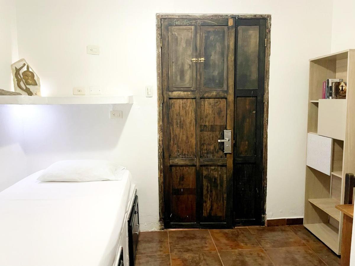 Отель Casa Mama Waldy New Картахена Экстерьер фото